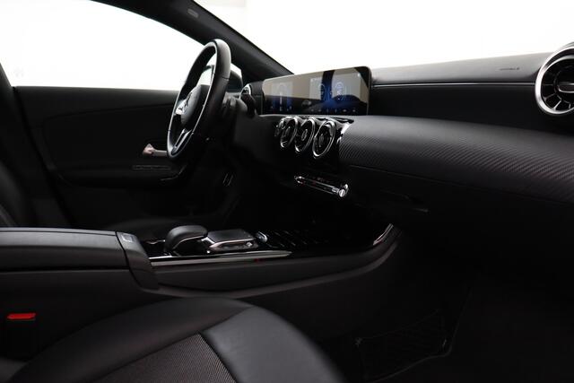 Mercedes-Benz CLA-Klasse 180 SHOOTING BRAKE DA SHOOTING BRAKE DA + GPS + CAMERA + PDC +  ALU 16