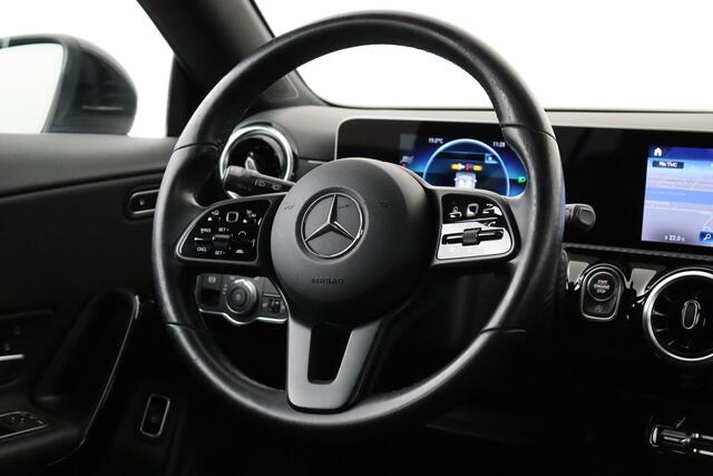 Mercedes-Benz CLA-Klasse 180 SHOOTING BRAKE DA SHOOTING BRAKE DA + GPS + CAMERA + PDC +  ALU 16