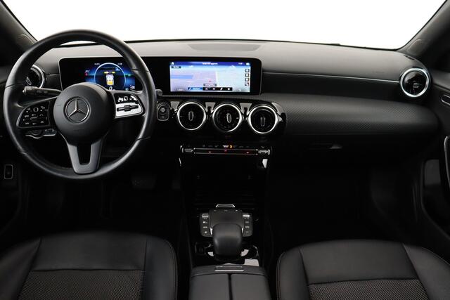 Mercedes-Benz CLA-Klasse 180 SHOOTING BRAKE DA SHOOTING BRAKE DA + GPS + CAMERA + PDC +  ALU 16