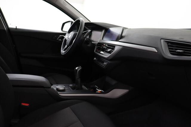 BMW 1-Serie 118 i i + GPS + CARPLAY + CAMERA + PDC + CRUISE + ALU 16
