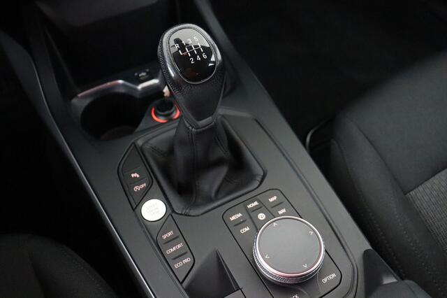 BMW 1-Serie 118 i i + GPS + CARPLAY + CAMERA + PDC + CRUISE + ALU 16