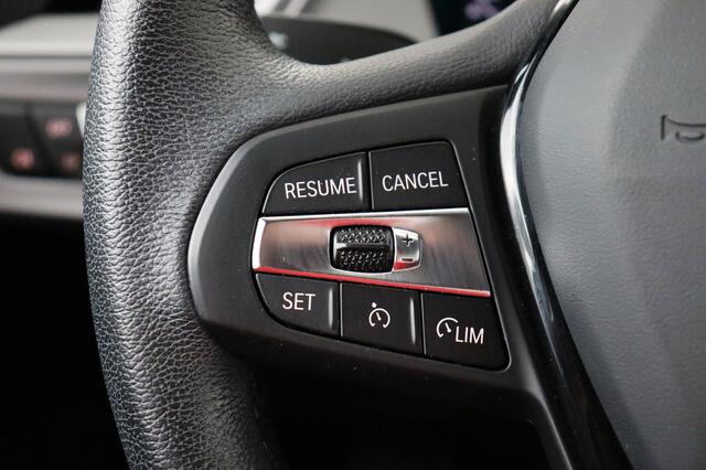 BMW 1-Serie 118 i i + GPS + CARPLAY + CAMERA + PDC + CRUISE + ALU 16
