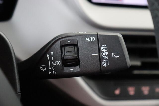BMW 1-Serie 118 i i + GPS + CARPLAY + CAMERA + PDC + CRUISE + ALU 16