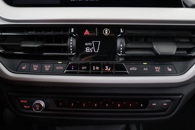 BMW 1-Serie 118 i i + GPS + CARPLAY + CAMERA + PDC + CRUISE + ALU 16