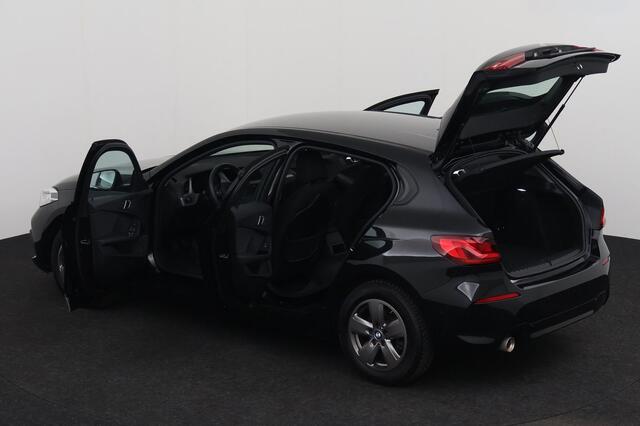 BMW 1-Serie 118 i i + GPS + CARPLAY + CAMERA + PDC + CRUISE + ALU 16