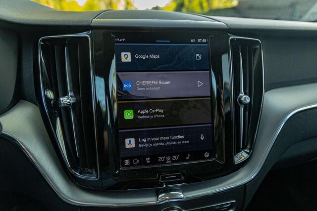 Volvo XC60 B4 Momentum PRO  Navi  CarPlay  Camera 