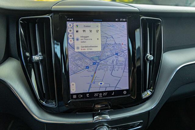 Volvo XC60 B4 Momentum PRO  Navi  CarPlay  Camera 