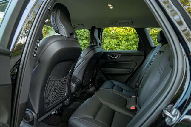 Volvo XC60 B4 Momentum PRO  Navi  CarPlay  Camera 