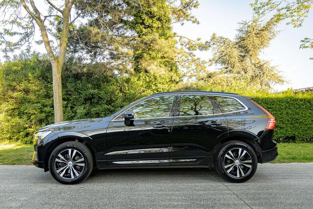 Volvo XC60 B4 Momentum PRO  Navi  CarPlay  Camera 
