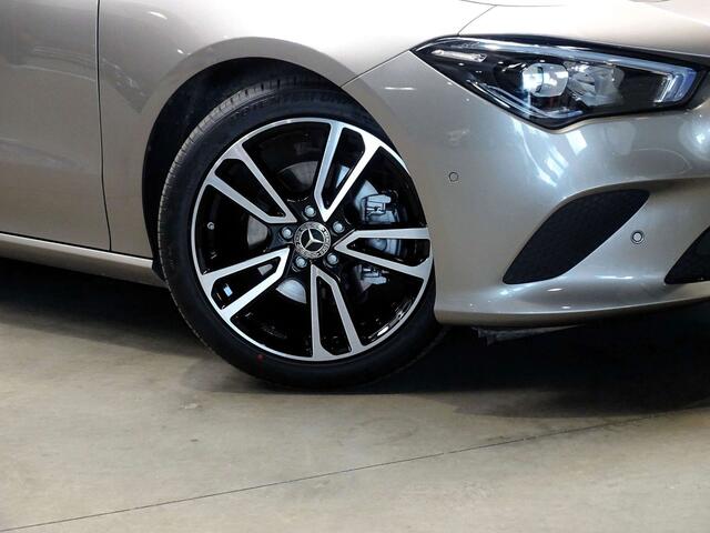 Mercedes-Benz CLA-Klasse 180 d ShootingBrake 7GTRONIC FULL LED-CRUISE-NAVI