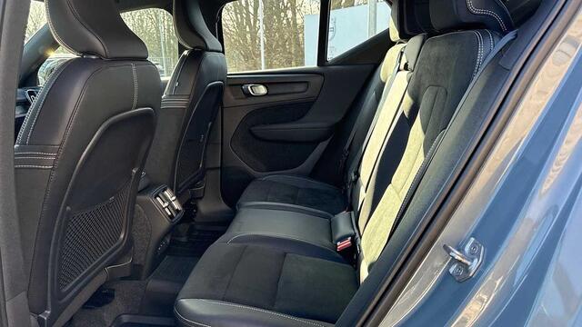 Volvo XC40 R-Design, B4 mildhybrid 3YEAR WARRANTY