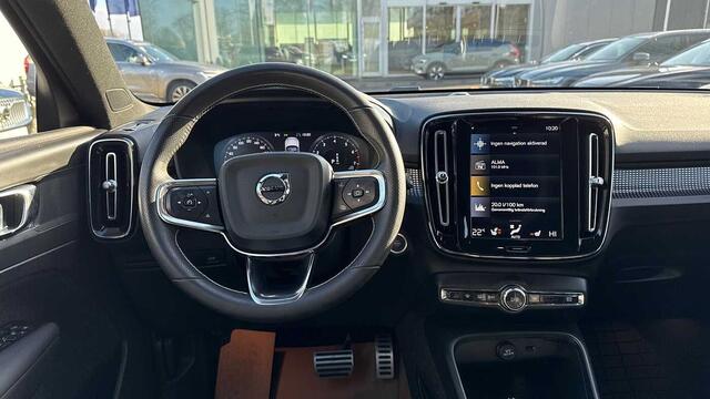 Volvo XC40 R-Design, B4 mildhybrid 3YEAR WARRANTY