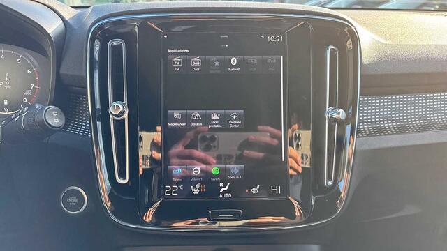 Volvo XC40 R-Design, B4 mildhybrid 3YEAR WARRANTY