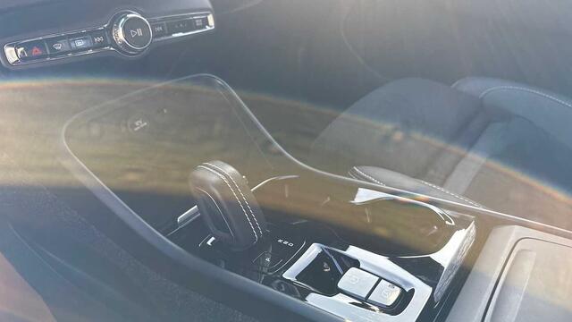 Volvo XC40 R-Design, B4 mildhybrid 3YEAR WARRANTY