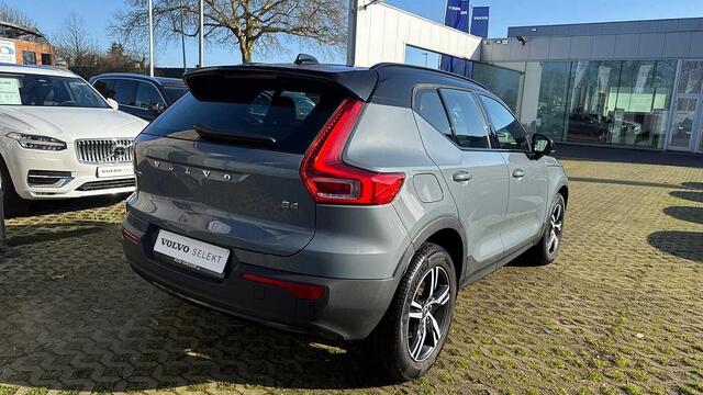 Volvo XC40 R-Design, B4 mildhybrid 3YEAR WARRANTY