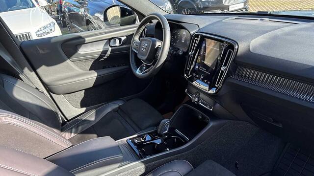 Volvo XC40 R-Design, B4 mildhybrid 3YEAR WARRANTY