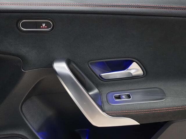 Mercedes-Benz CLA-Klasse 180 AMG-PACKBusiness SolutionAUTOMAATLEDERLED
