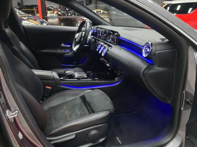 Mercedes-Benz CLA-Klasse 180 AMG-PACKBusiness SolutionAUTOMAATLEDERLED