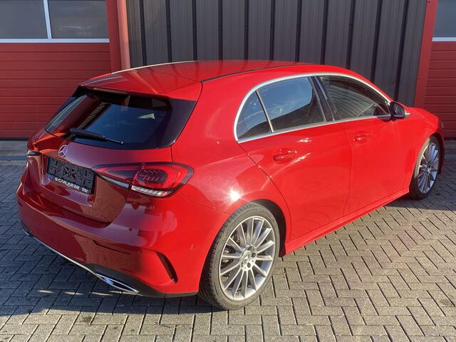 Mercedes-Benz A-Klasse 180 d 7G-DCT AMG Line + Widescreen , 19 et garantie