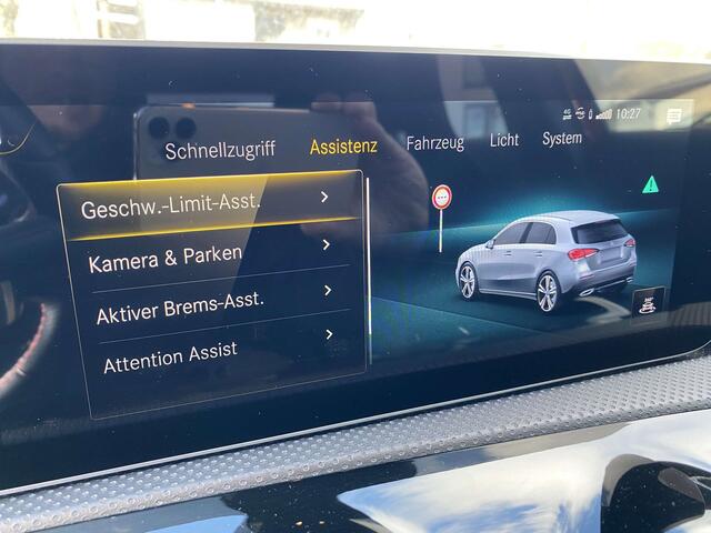 Mercedes-Benz A-Klasse 180 d 7G-DCT AMG Line + Widescreen , 19 et garantie