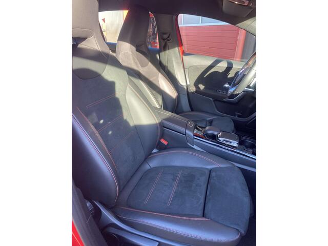 Mercedes-Benz A-Klasse 180 d 7G-DCT AMG Line + Widescreen , 19 et garantie