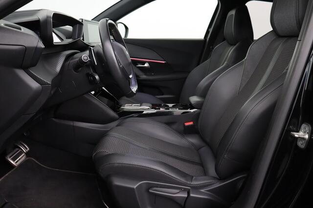 Peugeot 2008 PU-GT 1.2 PURETECH EAT8 GT 1.2 PURETECH  EAT8 + A/T + GPS + CARPLAY + HALF-LEDER + CAMERA + PDC + CRUISE + ALU 17