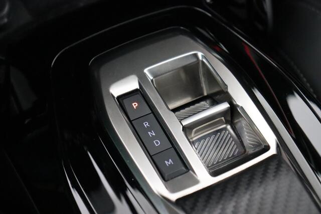Peugeot 2008 PU-GT 1.2 PURETECH EAT8 GT 1.2 PURETECH  EAT8 + A/T + GPS + CARPLAY + HALF-LEDER + CAMERA + PDC + CRUISE + ALU 17