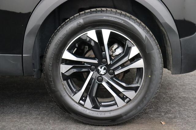 Peugeot 2008 PU-GT 1.2 PURETECH EAT8 GT 1.2 PURETECH  EAT8 + A/T + GPS + CARPLAY + HALF-LEDER + CAMERA + PDC + CRUISE + ALU 17