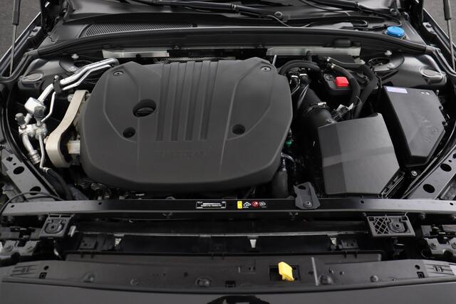 Volvo S60 PU-2.0B5 AWD GEARTRONIC 2.0 B5 AWD GEARTRONIC + GPS + CAMERA + HALF-LEDER + PANO DAK + CRUISE + ALU 19