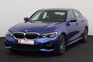 BMW 3-SERIE 330 E iA M-SPORT E iA M-SPORT + CARPLAY + GPS + LEDER/ALCANTARA + PDC + CRUISE + ALU