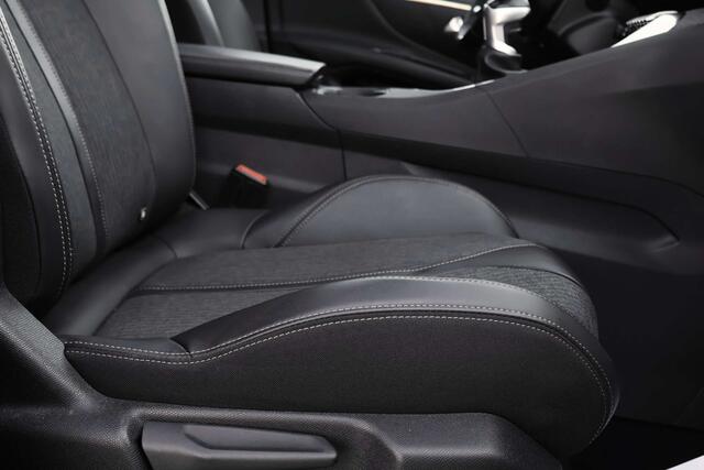 Peugeot 3008 1.2 PureTech Gt-Line LijnA Carplay Pano Garantie