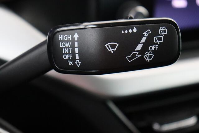 Skoda Scala PU-1.0 TSI DSG PU-1.0 TSI DSG + A/T + CARPLAY + PDC + ALU