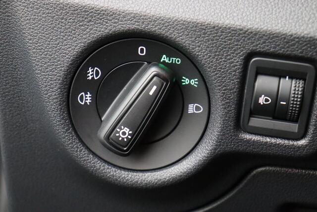 Skoda Scala PU-1.0 TSI DSG PU-1.0 TSI DSG + A/T + CARPLAY + PDC + ALU