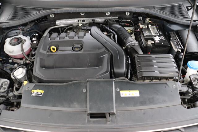 Volkswagen T-ROC PU-STYLE 1.5 TSI DSG STYLE 1.5 TSI DSG + GPS + CARPLAY + PDC + CRUISE + ALU