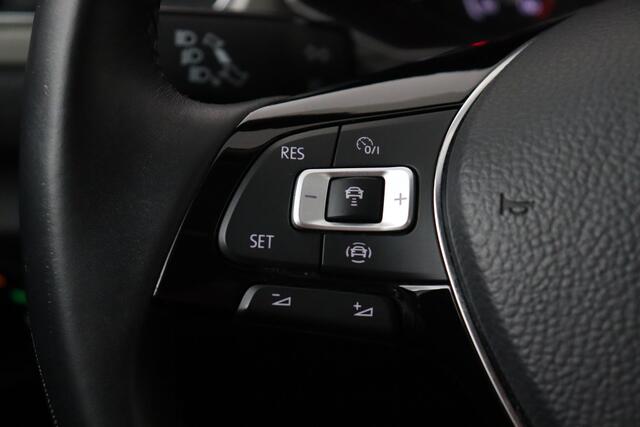 Volkswagen T-ROC PU-STYLE 1.5 TSI DSG STYLE 1.5 TSI DSG + GPS + CARPLAY + PDC + CRUISE + ALU
