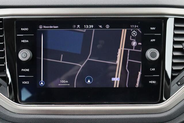 Volkswagen T-ROC PU-STYLE 1.5 TSI DSG STYLE 1.5 TSI DSG + GPS + CARPLAY + PDC + CRUISE + ALU
