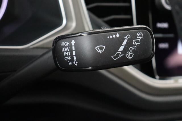 Volkswagen T-ROC PU-STYLE 1.5 TSI DSG STYLE 1.5 TSI DSG + GPS + CARPLAY + PDC + CRUISE + ALU