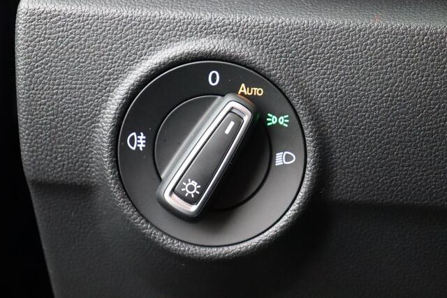 Volkswagen T-ROC PU-STYLE 1.5 TSI DSG STYLE 1.5 TSI DSG + GPS + CARPLAY + PDC + CRUISE + ALU