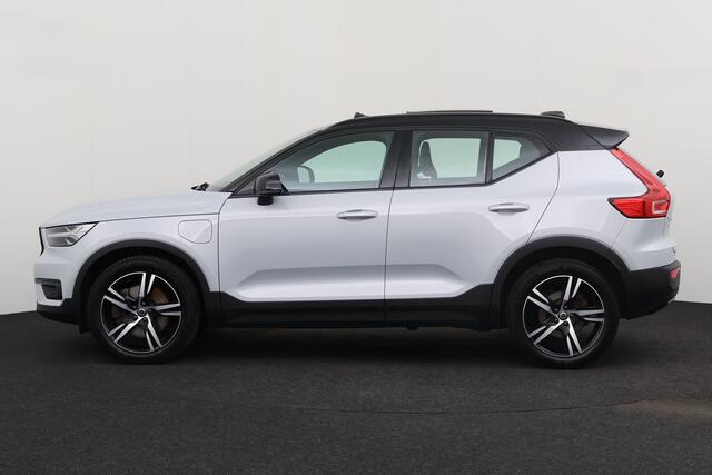 Volvo XC40 PU- R-Design 1.5T4 RECHARGE GEARTRONIC R-DESIGN 1.5 T4 RECHARGE GEARTRONIC + GPS + LEDER-ALCANTARA + CAMERA + PDC + CRUISE + PANO DAK + ALU 19