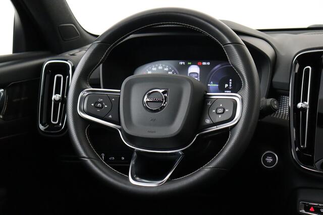 Volvo XC40 PU- R-Design 1.5T4 RECHARGE GEARTRONIC R-DESIGN 1.5 T4 RECHARGE GEARTRONIC + GPS + LEDER-ALCANTARA + CAMERA + PDC + CRUISE + PANO DAK + ALU 19