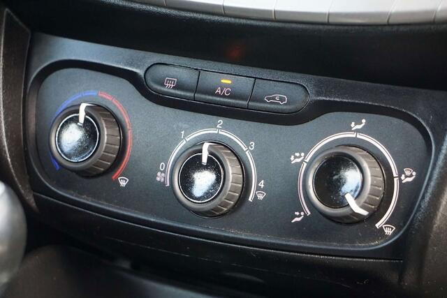 Fiat Tipo 1.4i LOUNGE RADAR NAVIGATION CLIM GARANTI 12 MOIS