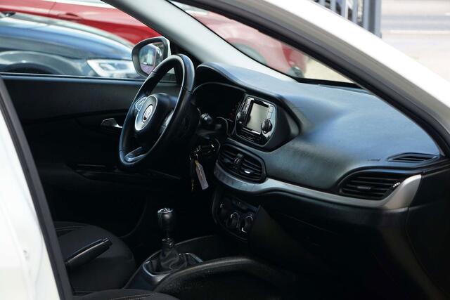 Fiat Tipo 1.4i LOUNGE RADAR NAVIGATION CLIM GARANTI 12 MOIS