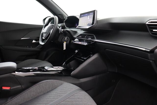 Peugeot 2008 ALLURE 1.2 PURETECH EAT8 ALLURE 1.2 PURETECH EAT8 + A/T + PDC + CRUISE + HALF-LEDER + ALU 17
