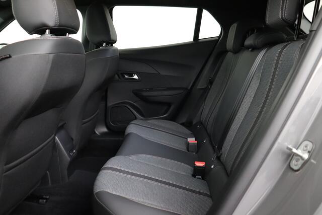 Peugeot 2008 ALLURE 1.2 PURETECH EAT8 ALLURE 1.2 PURETECH EAT8 + A/T + PDC + CRUISE + HALF-LEDER + ALU 17