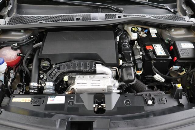 Peugeot 2008 ALLURE 1.2 PURETECH EAT8 ALLURE 1.2 PURETECH EAT8 + A/T + PDC + CRUISE + HALF-LEDER + ALU 17