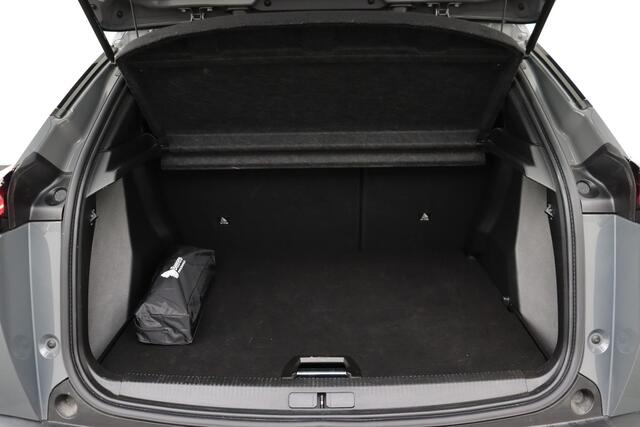 Peugeot 2008 ALLURE 1.2 PURETECH EAT8 ALLURE 1.2 PURETECH EAT8 + A/T + PDC + CRUISE + HALF-LEDER + ALU 17