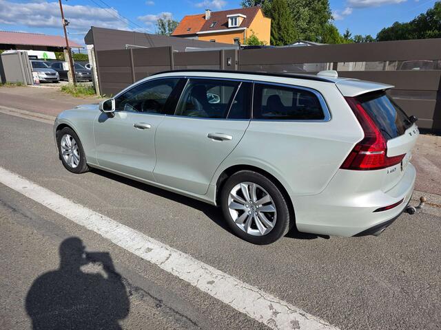 Volvo V60 2.0 B4 MHE Momentum Pro Geartronic 1�EIG FULL