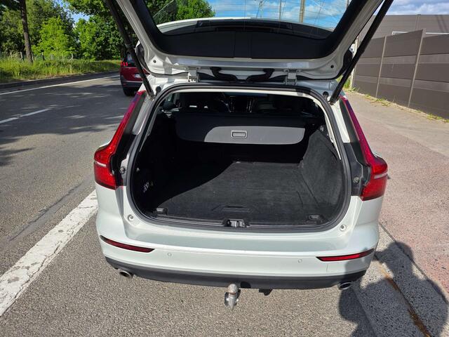 Volvo V60 2.0 B4 MHE Momentum Pro Geartronic 1�EIG FULL