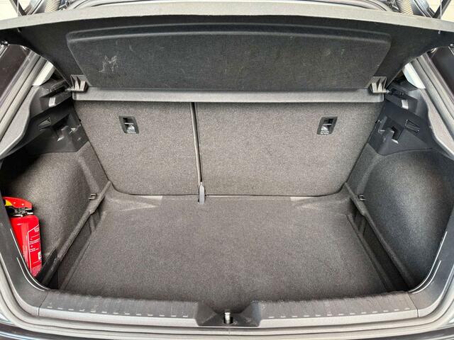 Audi A1 30 TFSI- NAVI - parkeersensoren - enz...
