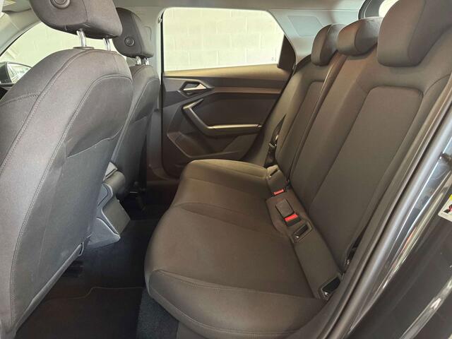 Audi A1 30 TFSI- NAVI - parkeersensoren - enz...